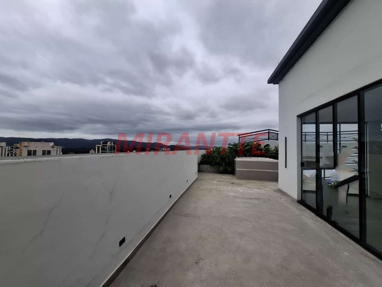Cobertura de 257m² com 4 quartos em Água Fria