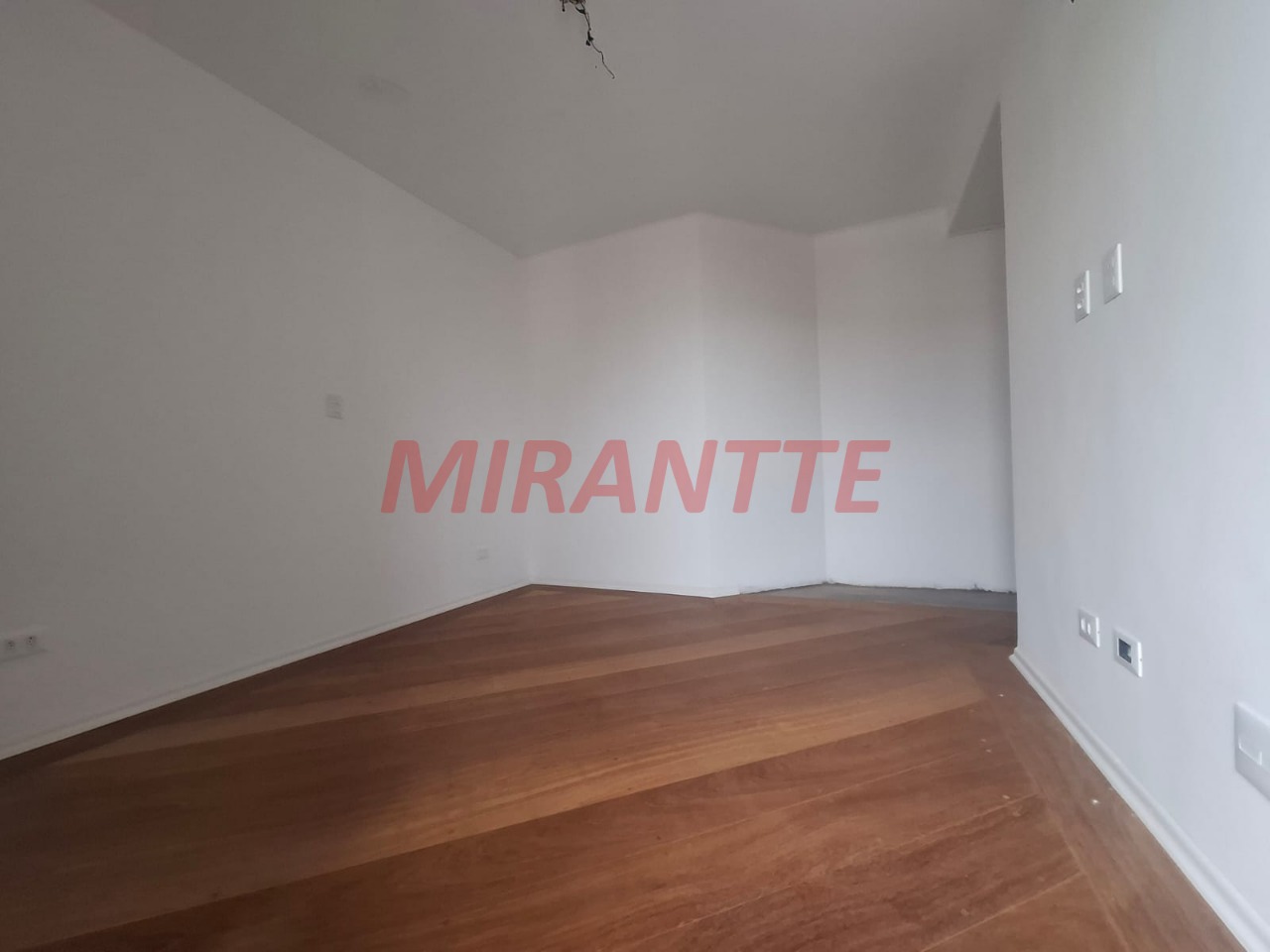 Cobertura de 257m² com 4 quartos em Água Fria