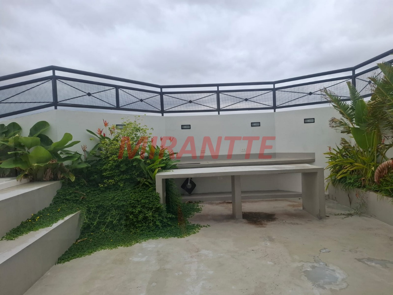 Cobertura de 257m² com 4 quartos em Água Fria