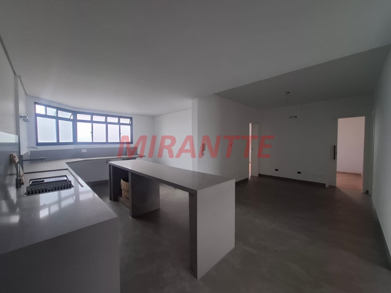 Cobertura de 257m² com 4 quartos em Água Fria