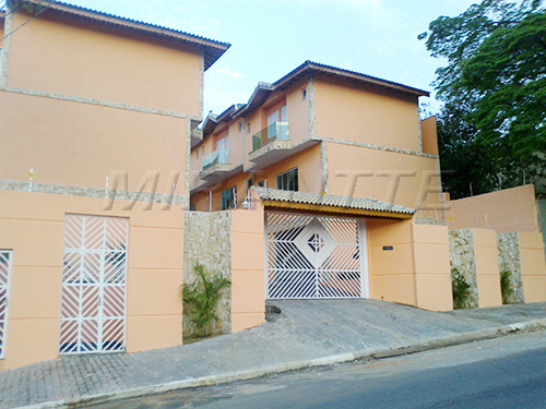 Cond. fechado de 120m² com 3 quartos em Penha De Franca
