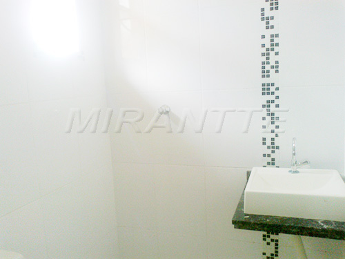Cond. fechado de 120m² com 3 quartos em Penha De Franca