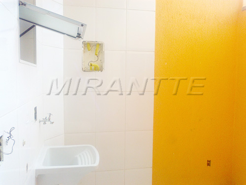 Cond. fechado de 120m² com 3 quartos em Penha De Franca