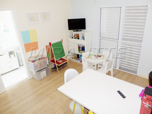 Casa terrea com 3 quartos em Jardim Eugênia