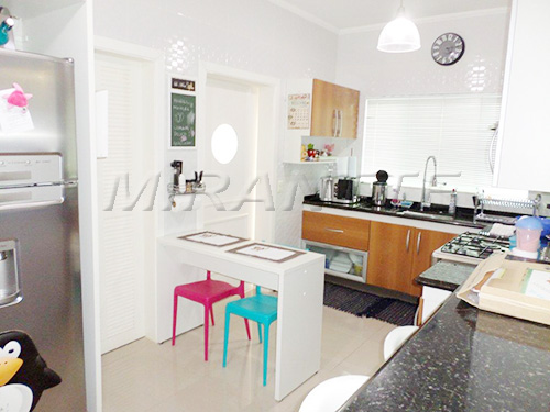 Casa terrea com 3 quartos em Jardim Eugênia