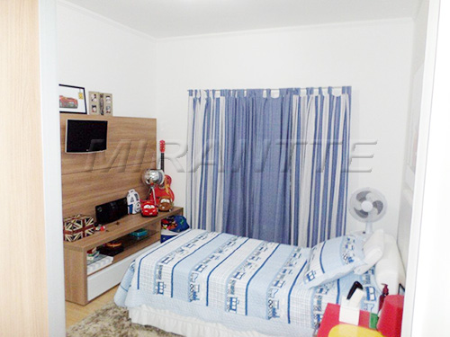 Casa terrea com 3 quartos em Jardim Eugênia