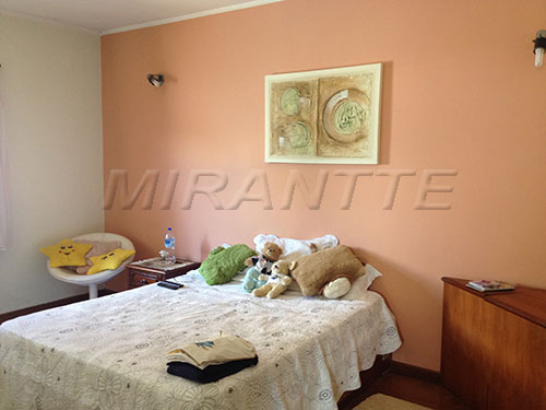 Casa terrea de 640m² com 3 quartos em Tremembe