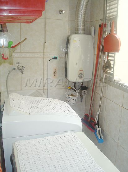 Apartamento de 53m² com 3 quartos em Vila Amalia
