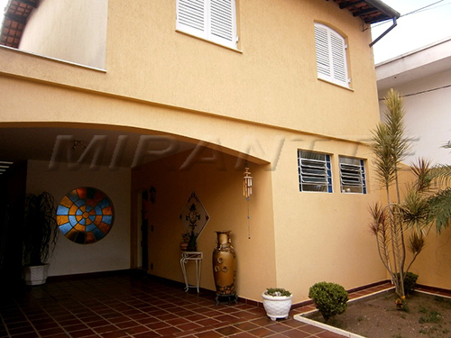 Sobrado de 210m² com 3 quartos em Jardim França