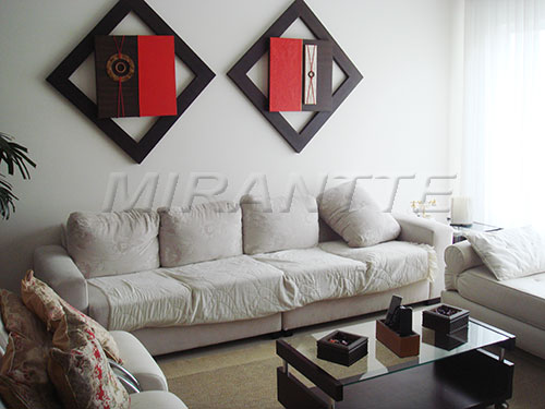 Sobrado de 255m² com 4 quartos em Tremembe