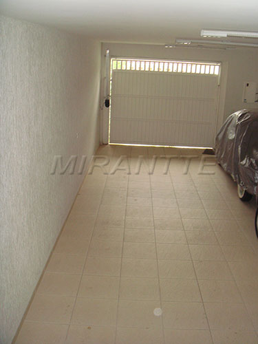 Sobrado de 255m² com 4 quartos em Tremembe