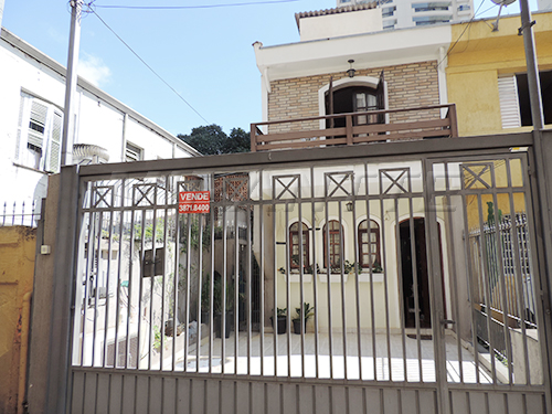 Sobrado de 220m² com 4 quartos em Santana