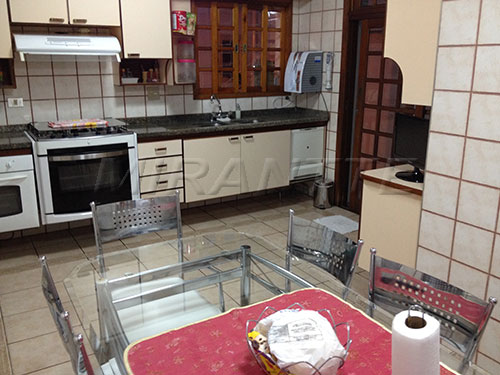 Sobrado de 180m² com 3 quartos em Água Fria