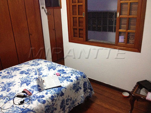 Sobrado de 180m² com 3 quartos em Água Fria