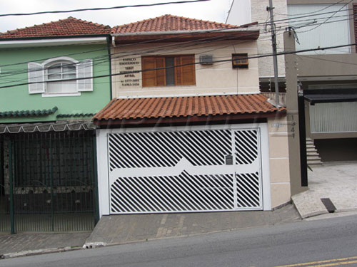 Sobrado de 180m² com 3 quartos em Água Fria