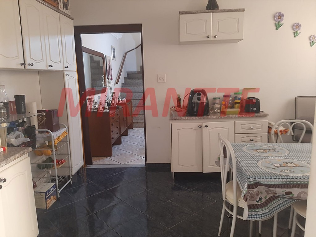 Sobrado de 200m² com 5 quartos em Santana