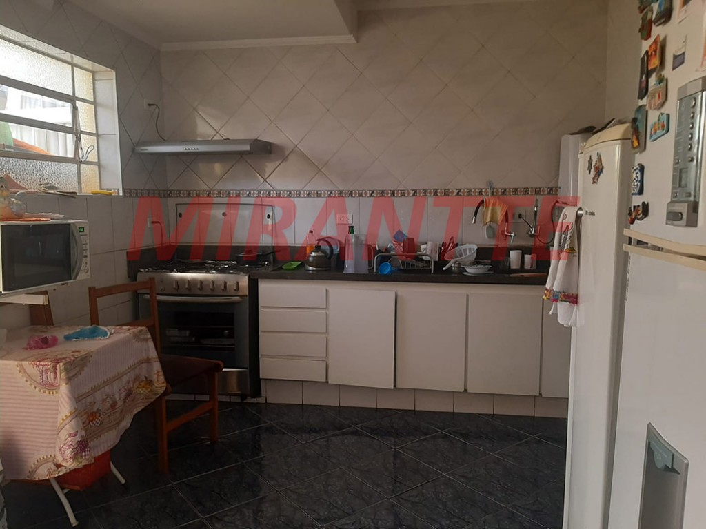 Sobrado de 200m² com 5 quartos em Santana