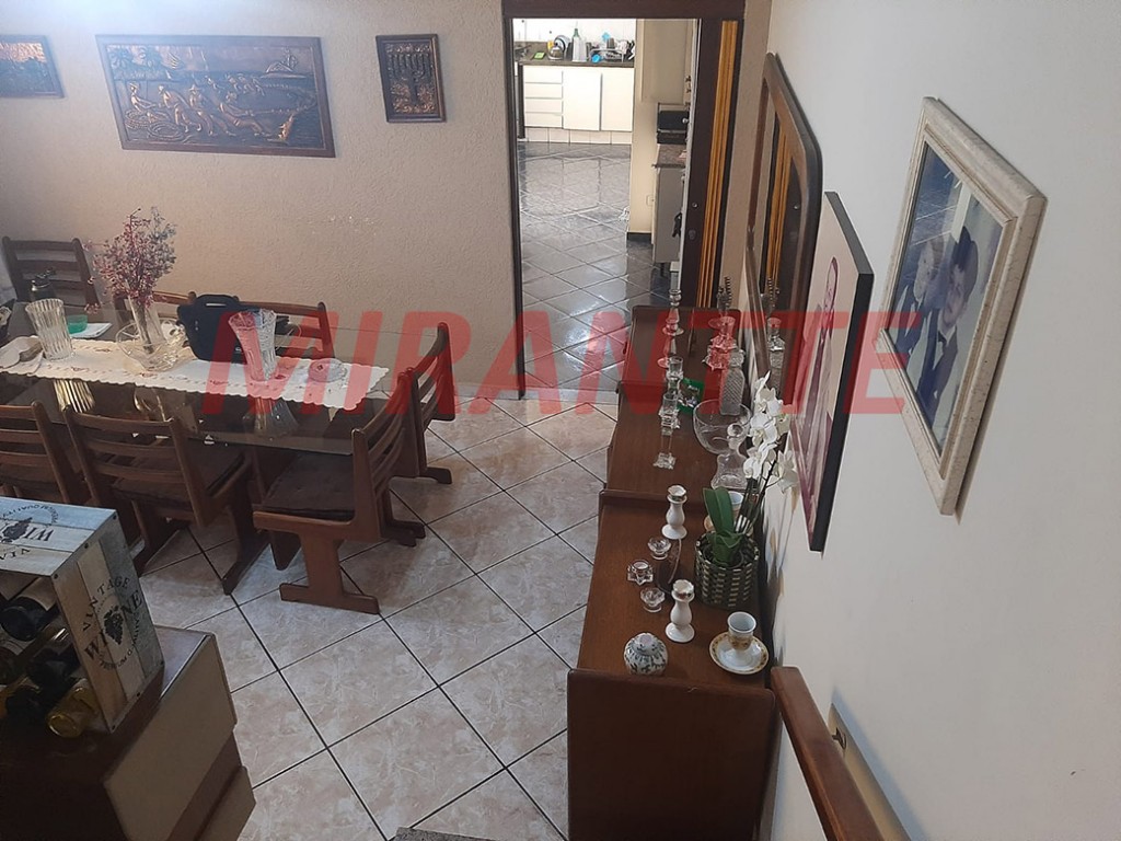 Sobrado de 200m² com 5 quartos em Santana