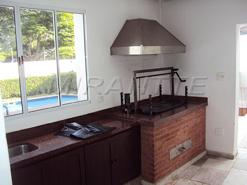 Sobrado de 556m² com 4 quartos em Jardim São Bento