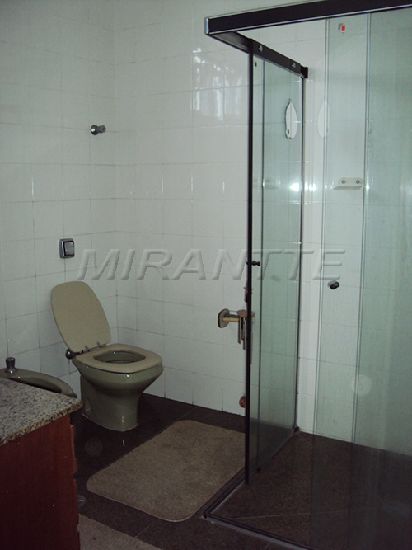 Sobrado de 556m² com 4 quartos em Jardim São Bento