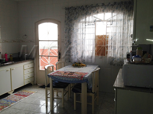 Sobrado de 400m² com 5 quartos em Parque Ramos Freitas