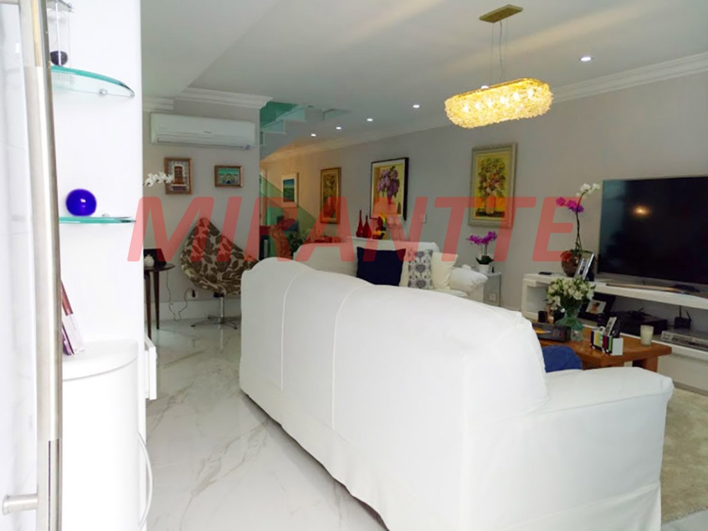 Sobrado de 229m² com 3 quartos em Santana