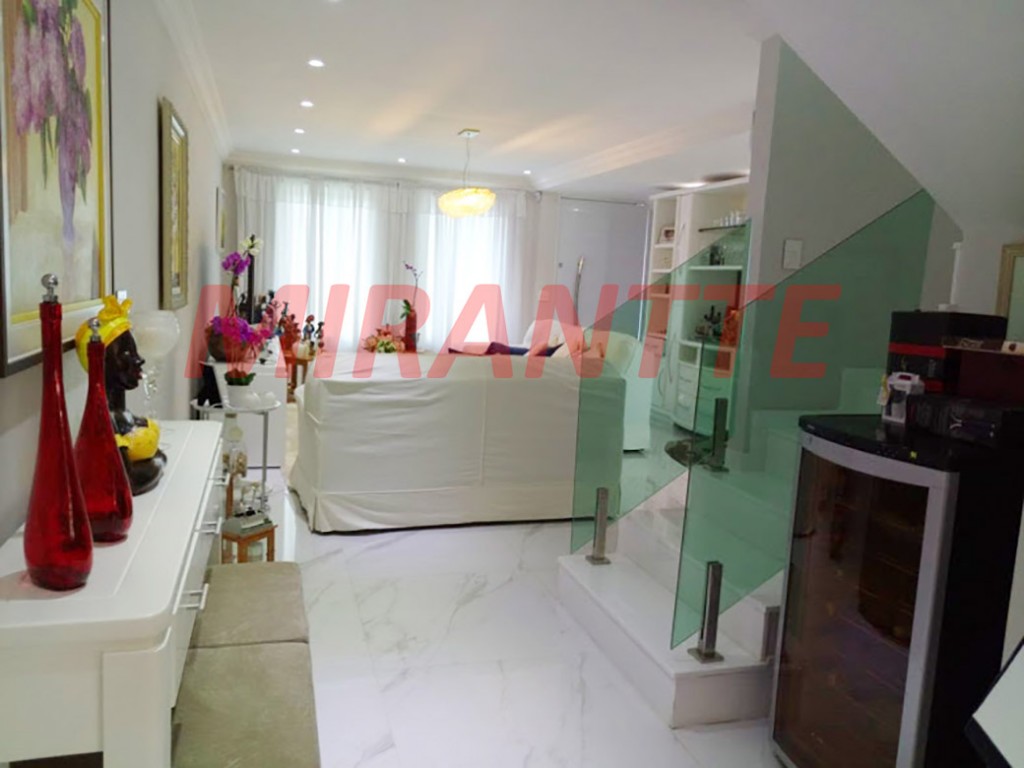 Sobrado de 229m² com 3 quartos em Santana