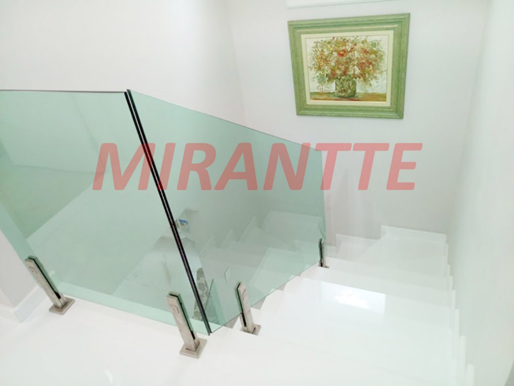 Sobrado de 229m² com 3 quartos em Santana