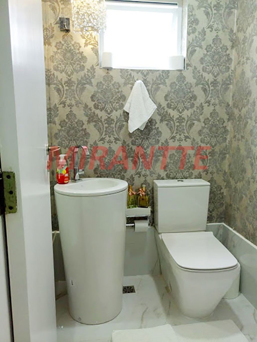 Sobrado de 229m² com 3 quartos em Santana