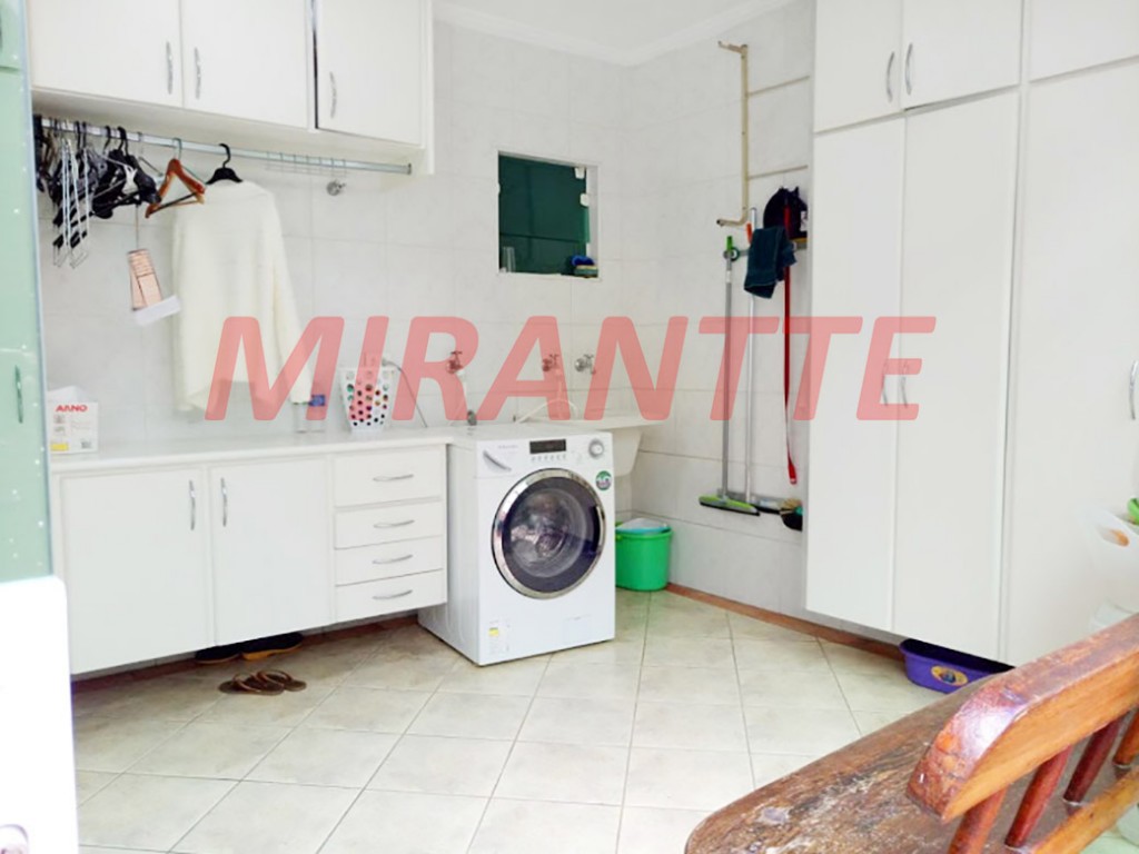 Sobrado de 229m² com 3 quartos em Santana