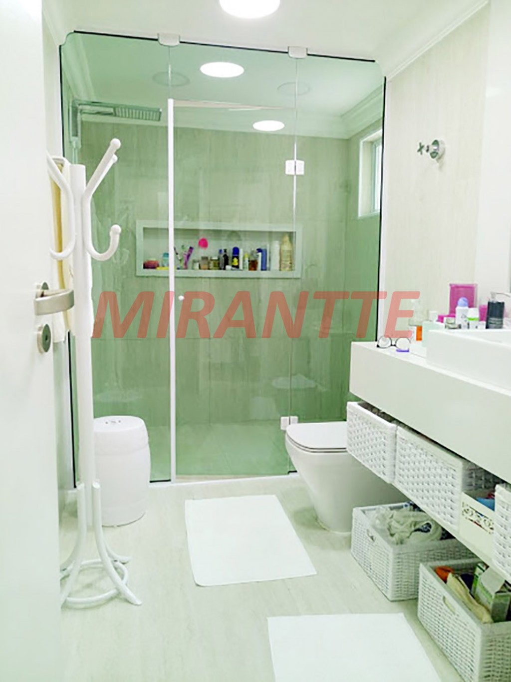 Sobrado de 229m² com 3 quartos em Santana