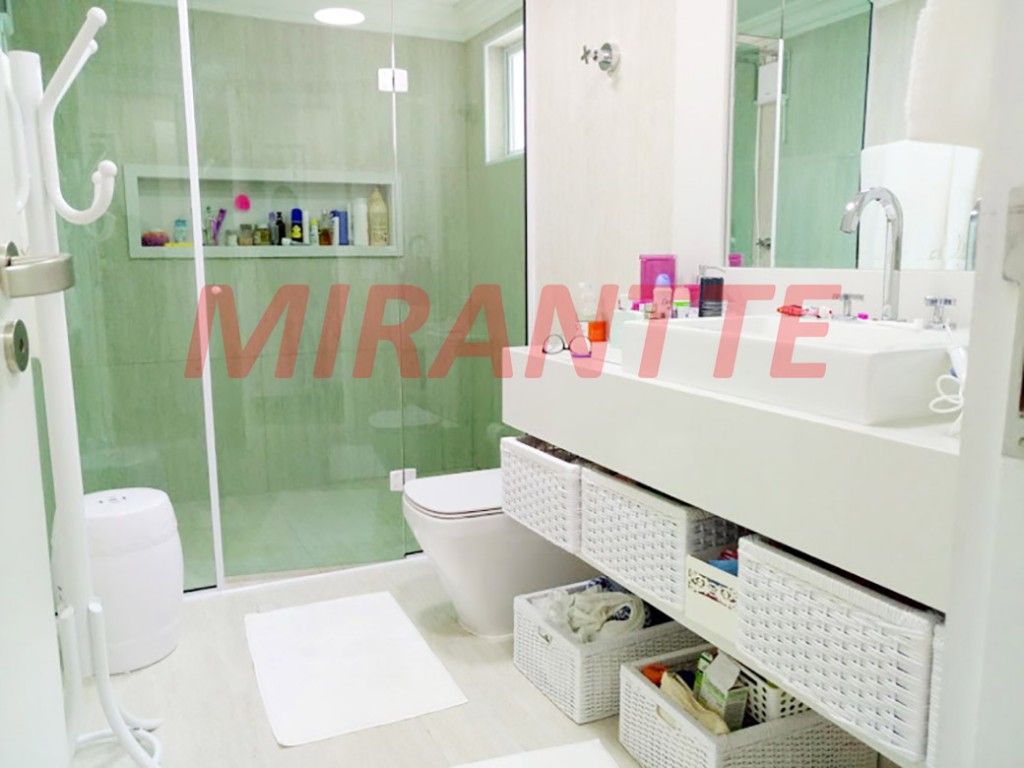 Sobrado de 229m² com 3 quartos em Santana
