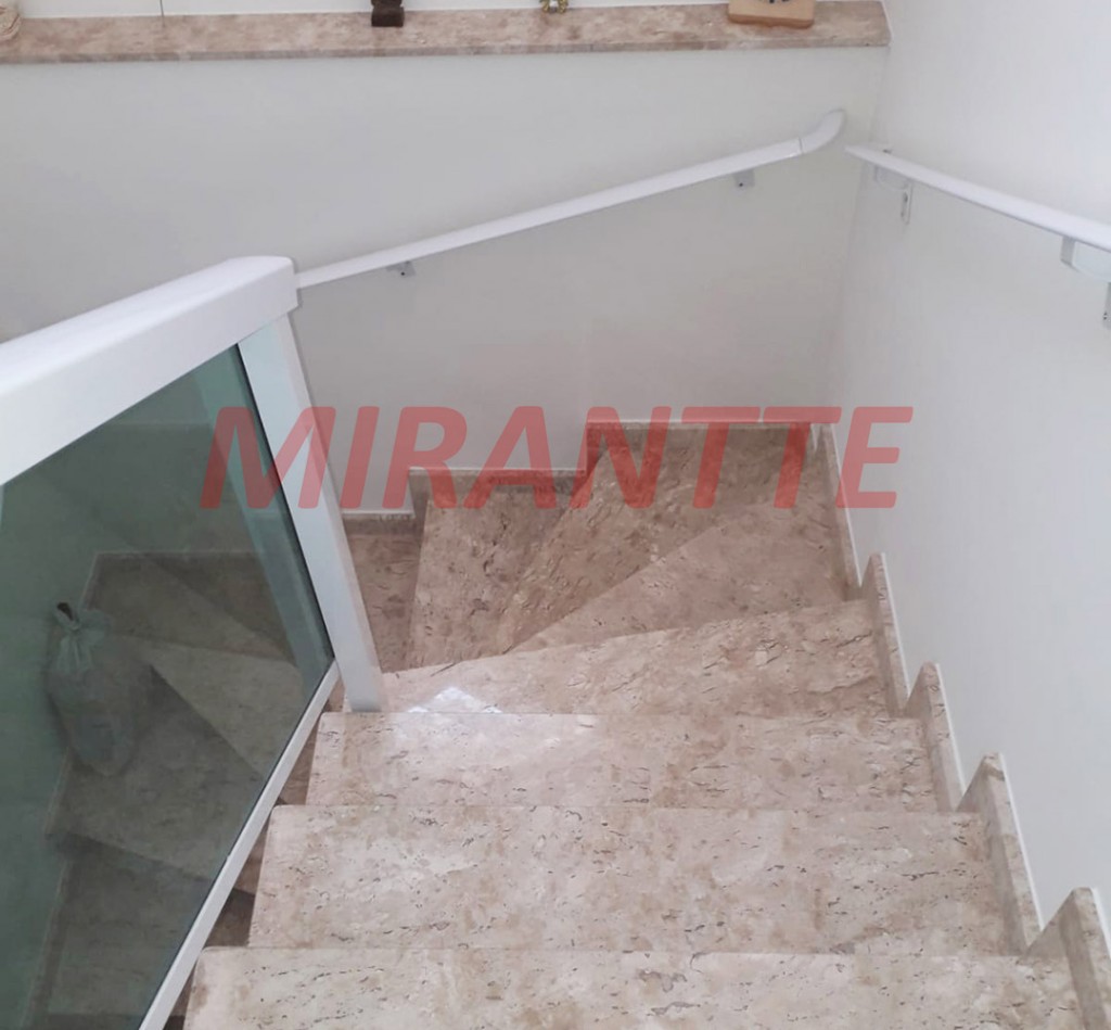 Sobrado de 120m² com 3 quartos em Parque Vitoria