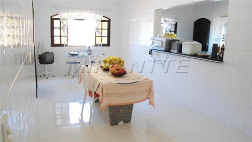 Sobrado de 1550m² com 3 quartos em Serra Da Cantareira