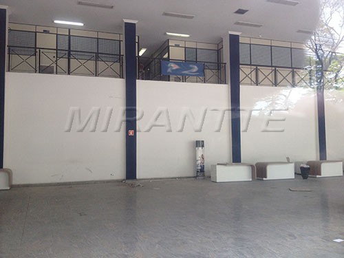 Comercial de 2650m² em Santana