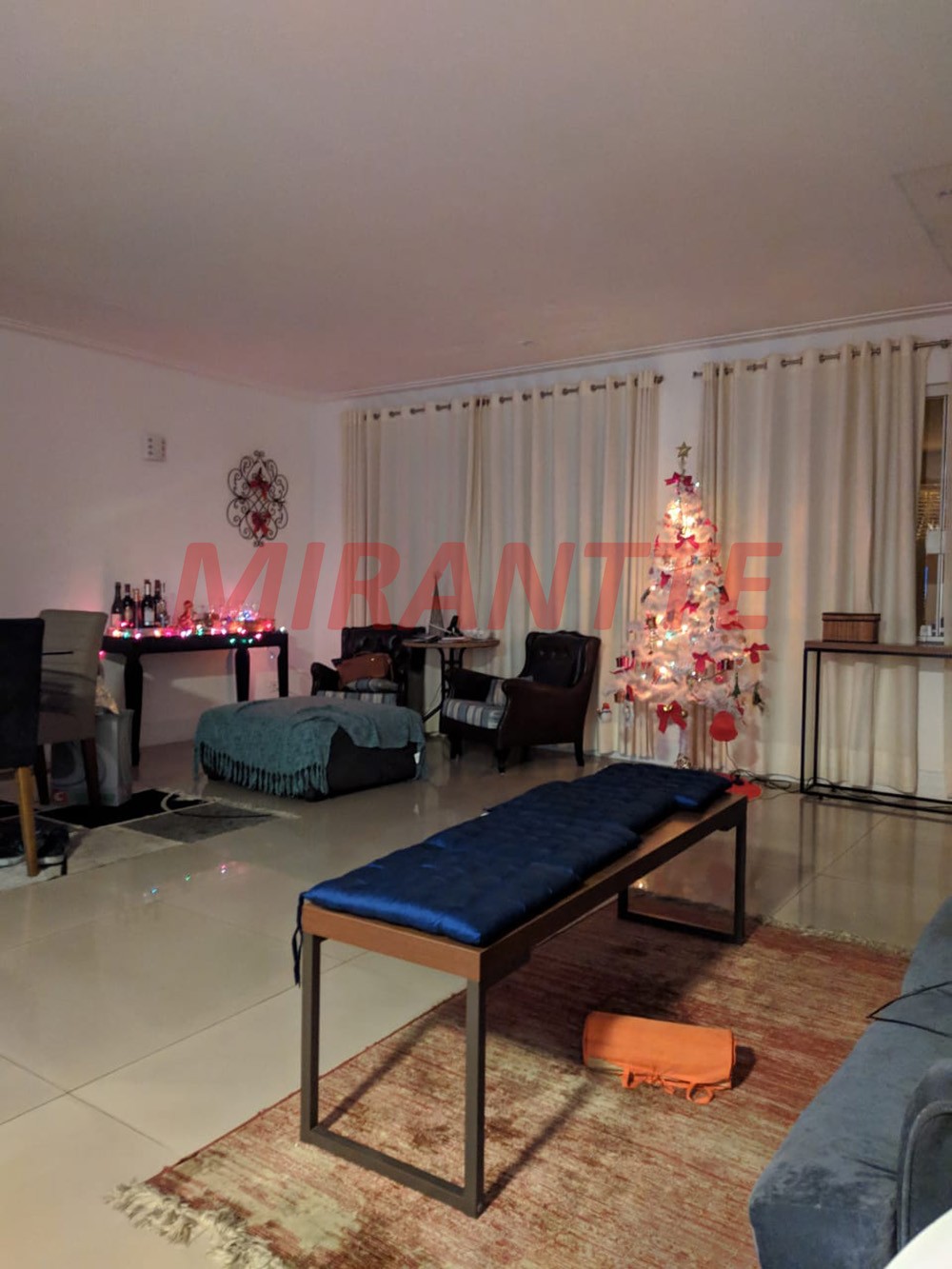 Sobrado de 300m² com 4 quartos em Santa Teresinha