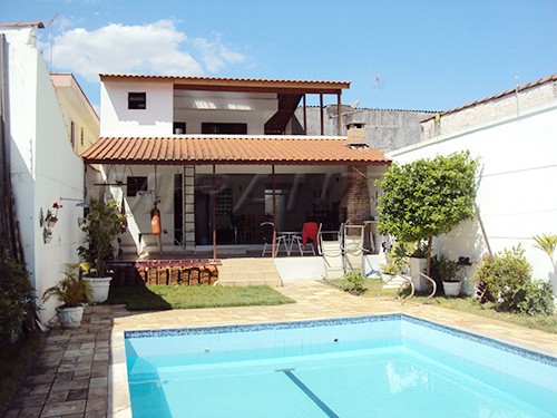 Sobrado de 300m² com 4 quartos em Santa Teresinha