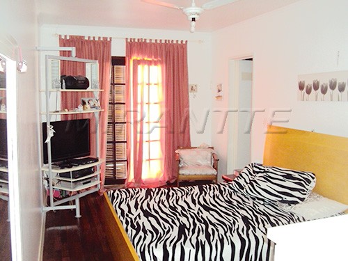 Sobrado de 300m² com 4 quartos em Santa Teresinha
