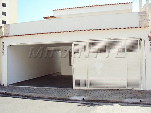 Sobrado de 300m² com 4 quartos em Santa Teresinha