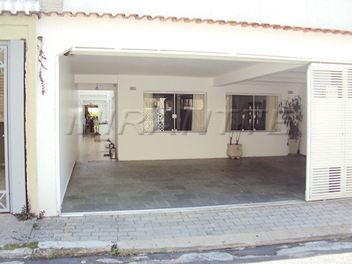 Sobrado de 300m² com 4 quartos em Santa Teresinha