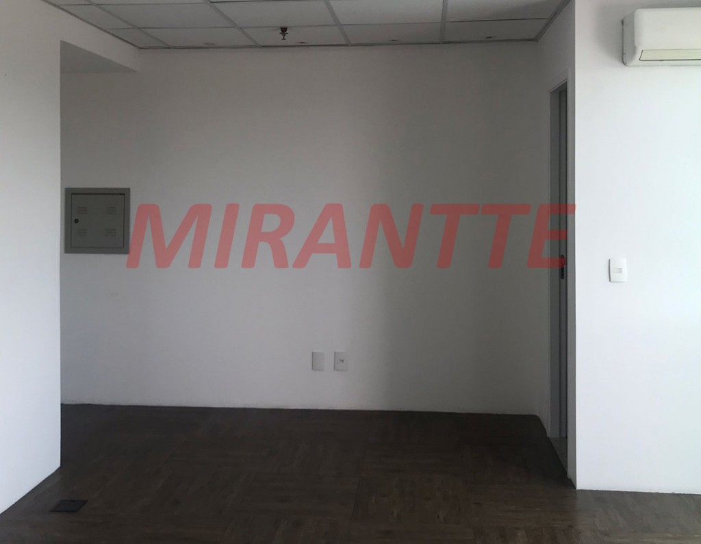 Conjunto comercial de 47m² em Santana