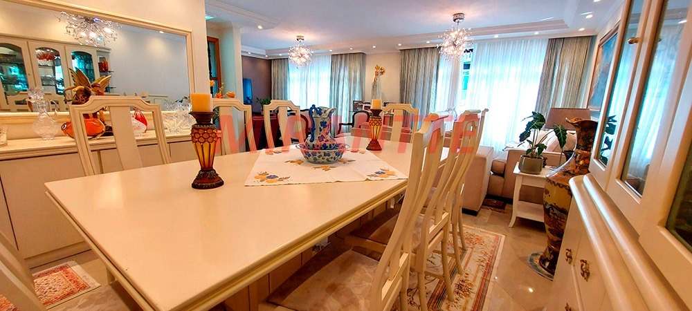Sobrado de 318m² com 4 quartos em Tremembe