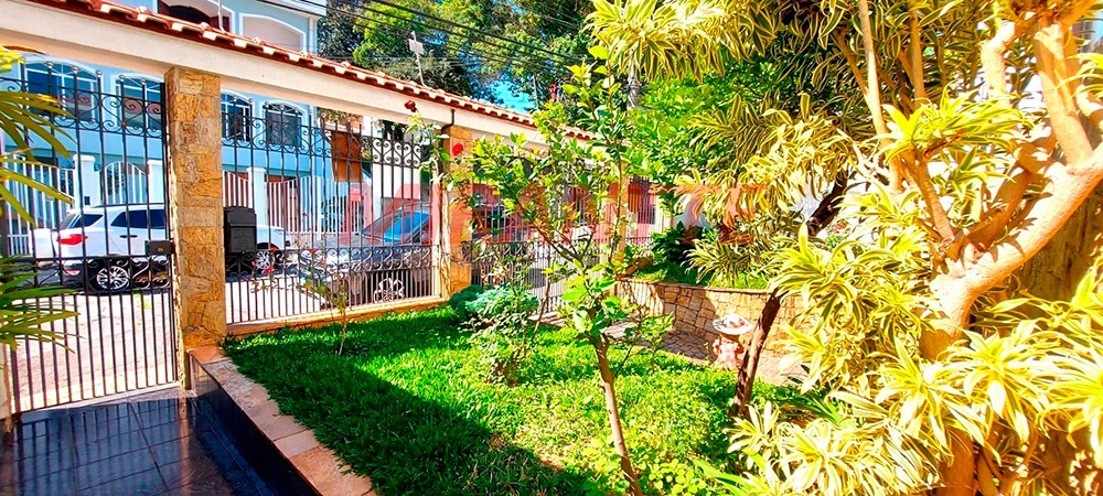 Sobrado de 318m² com 4 quartos em Tremembe