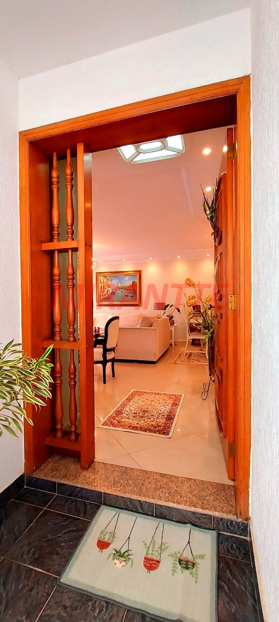 Sobrado de 318m² com 4 quartos em Tremembe