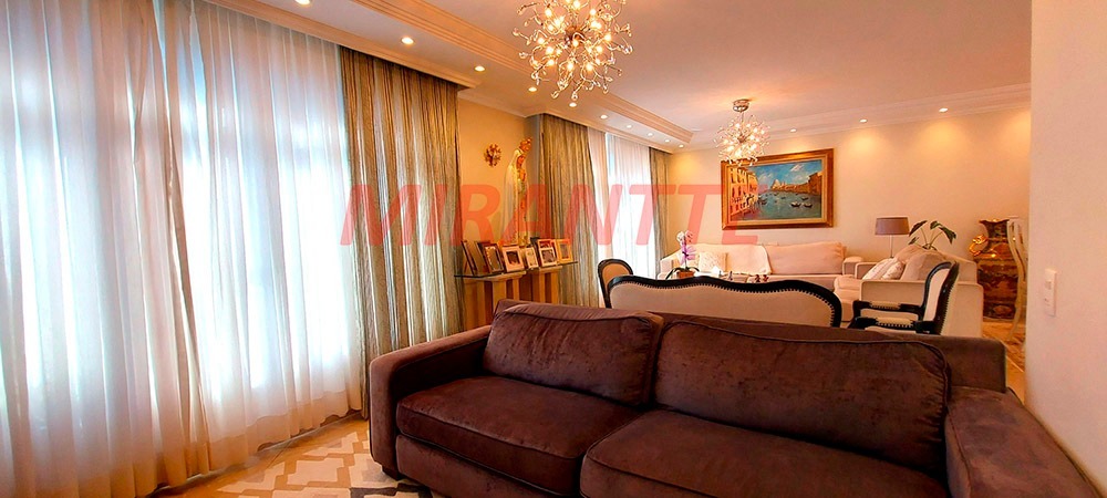 Sobrado de 318m² com 4 quartos em Tremembe