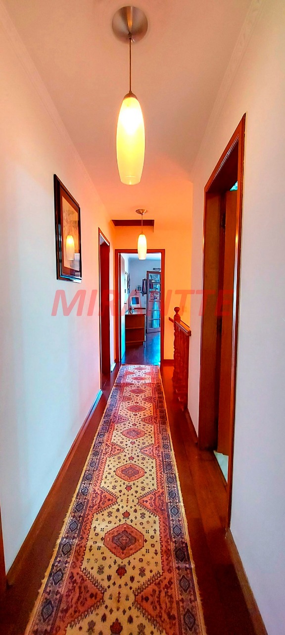 Sobrado de 318m² com 4 quartos em Tremembe
