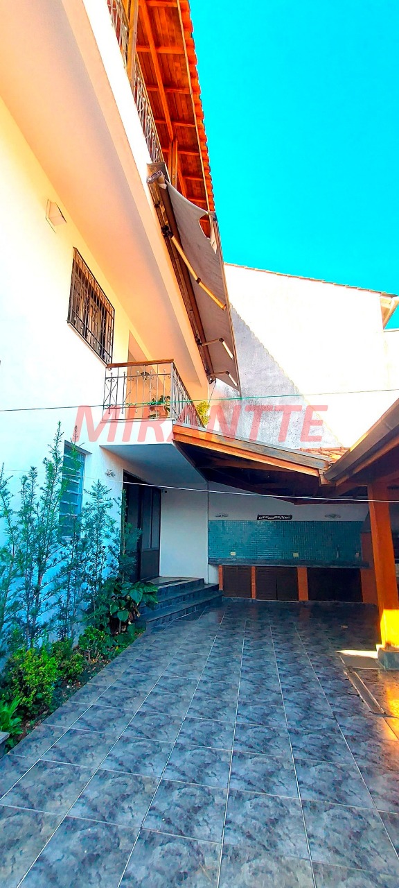 Sobrado de 318m² com 4 quartos em Tremembe