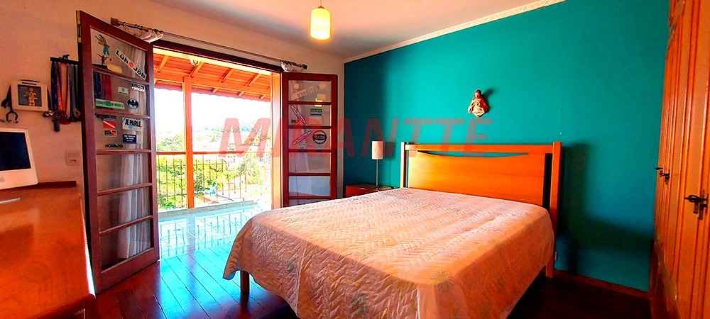Sobrado de 318m² com 4 quartos em Tremembe