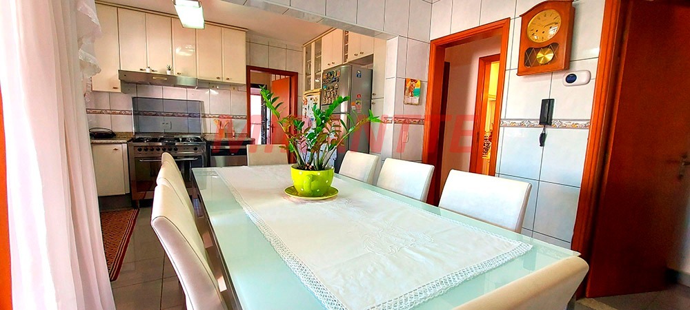 Sobrado de 318m² com 4 quartos em Tremembe