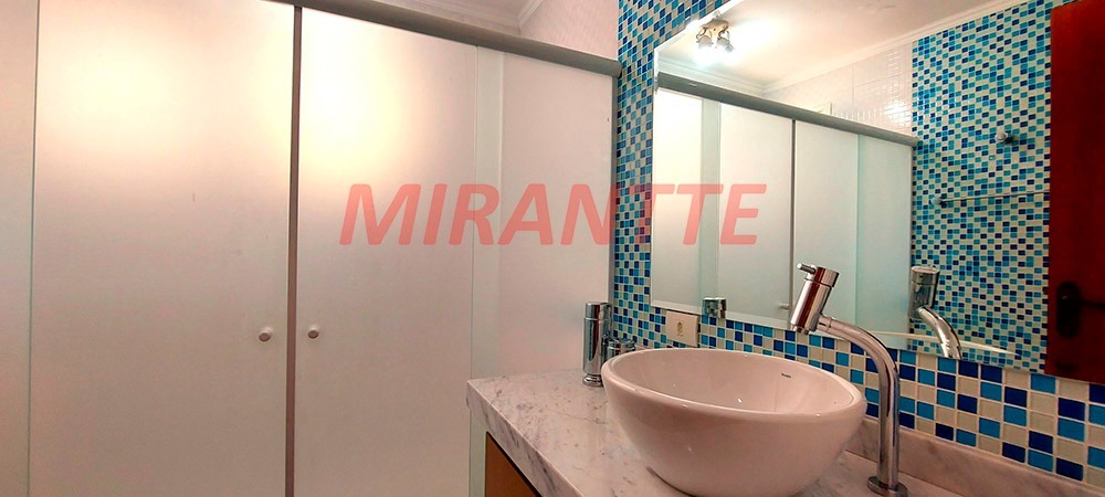 Sobrado de 318m² com 4 quartos em Tremembe
